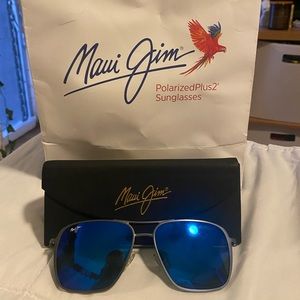 Maui Jim Beaches titanium frame. Exclusive Maui Invitational case.